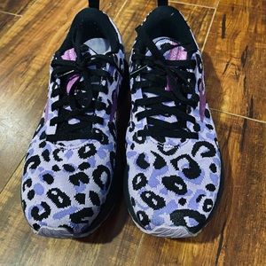 Brooks size 9